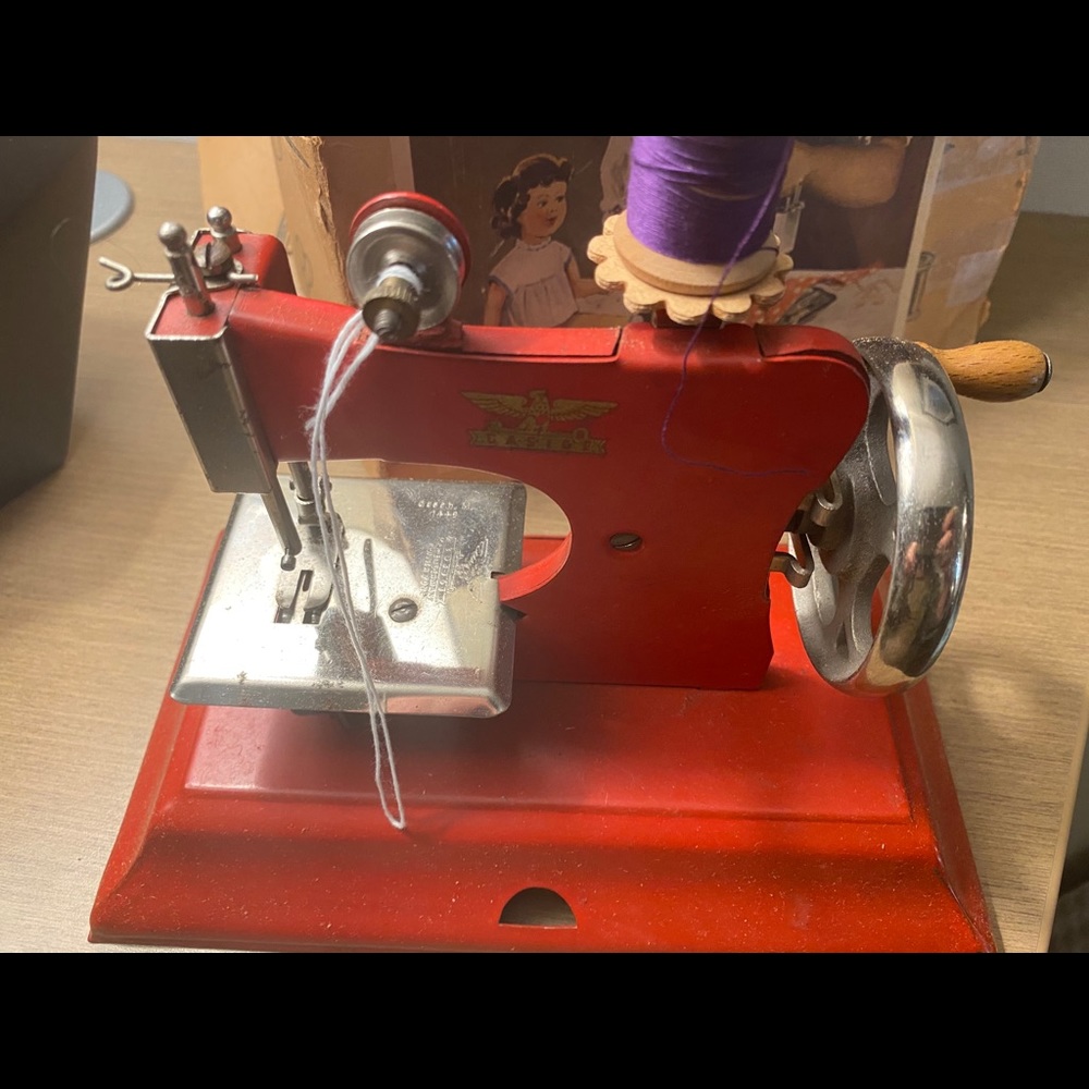 90’s Exquisite Rare Children Sewing Machine 🇩🇪